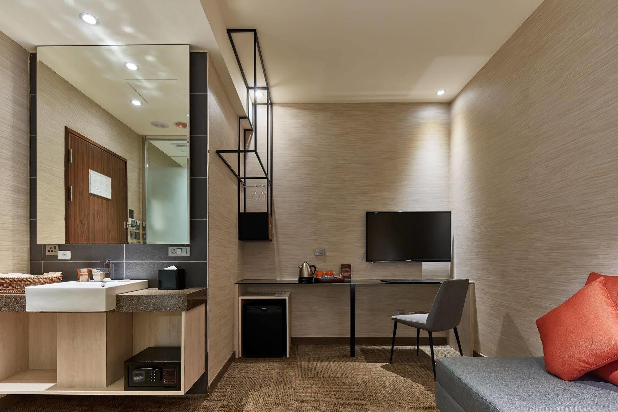 Via Hotel Taipei Station Bagian luar foto