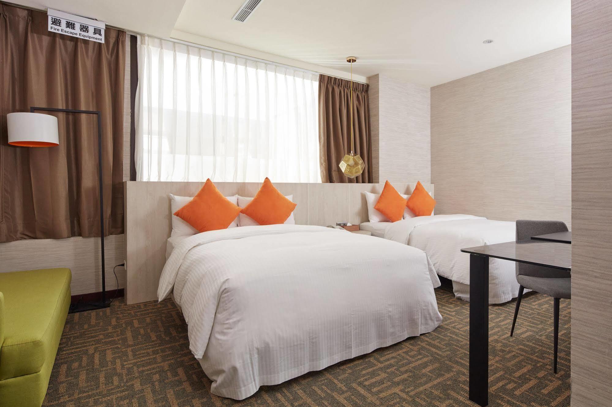 Via Hotel Taipei Station Bagian luar foto